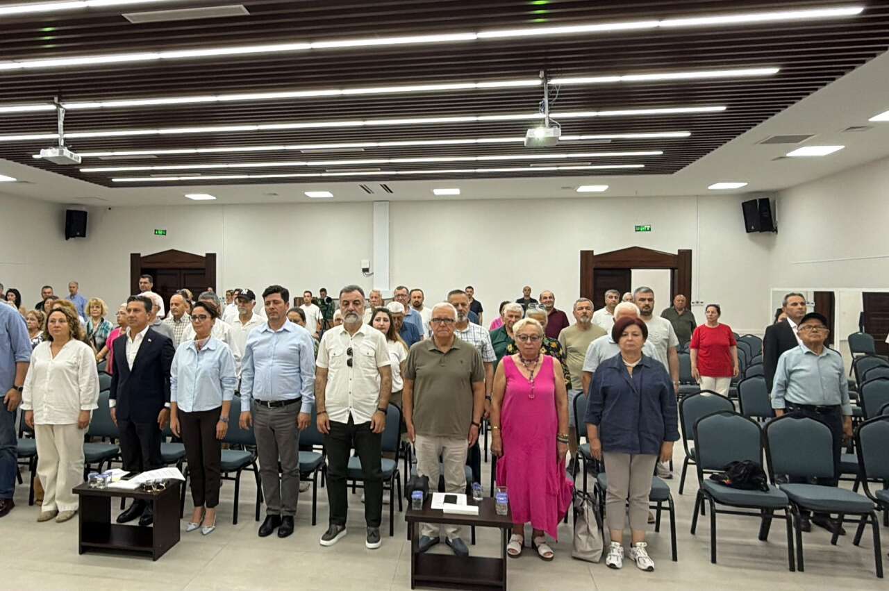 Hüseyin Anıl, Menteşe’de Şiir ve Söyleşi Programında Okurlarıyla Buluştu 4